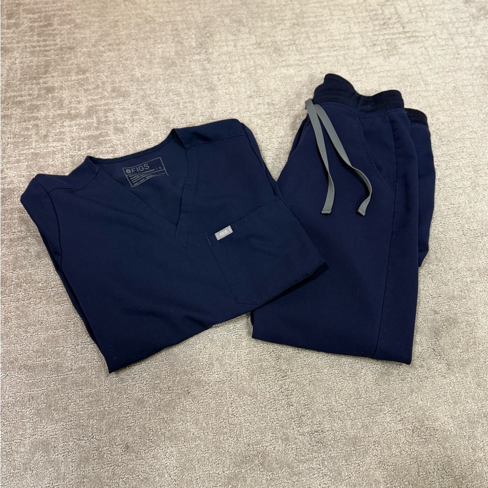 FIGS Navy Scrubs Set